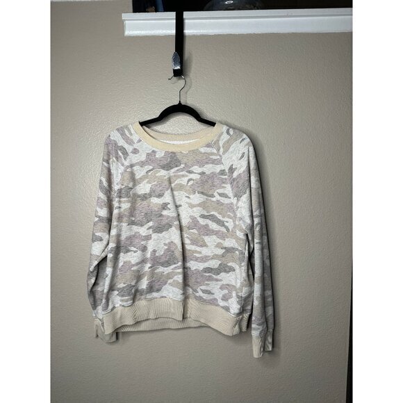 Old Navy Tan Camo Long Sleeve Sweatshirt, long‎ sleeve sweatshirt, sweatshirt, - Picture 1 of 6